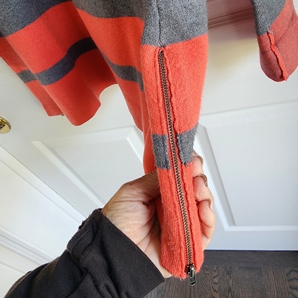 Max Studio Wool Blend A'line Style Sweater Retro style Sz Medium - Picture 4 of 7